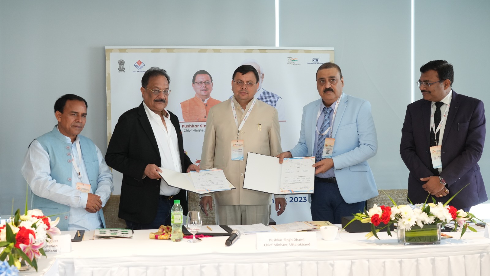दुबई में सीएम धामी की उपस्थिति में ₹5450 करोड़ के इनवेस्टमेंट एमओयू साइन