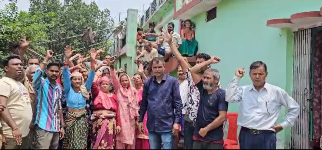 आक्रोश: ऋषिकेश-कर्णप्रयाग रेल प्रोजेक्ट से ग्रामीणों के घरों मे पड़ी दरारे, ग्रामीणों मे आक्रोश…