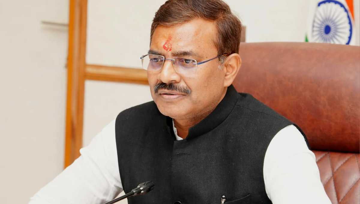 मुख्य सचिव आनन्द बर्द्धन ने विभागों को बजट प्रावधान के अनुरूप राजस्व बढ़ाने के निर्देश दिए