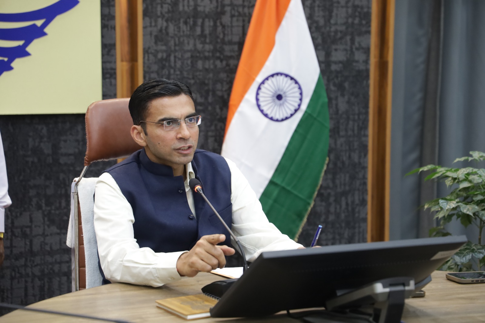 देहरादून में एलपीजी गैस वितरण पर प्रशासन सख्त, 72 गैस एजेंसियां प्रशासन की निगरानी में