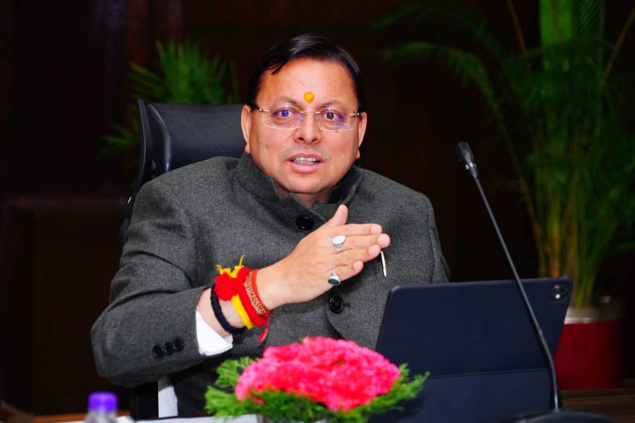 सीएम धामी सख्त, अधिकारियों को गंगा व शारदा कॉरिडोर परियोजनाओं में तेजी लाने के दिये निर्देश