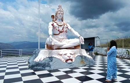 ध्यान धारेश्वर महादेव: शिव भक्ति के साथ ध्यान और प्रकृति का सुकून, देखें पछवादून का विहंगम नजारा