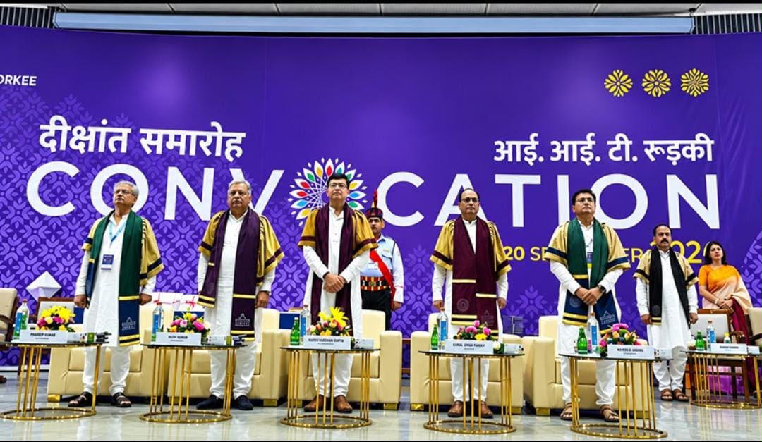 IIT Roorkee Convocation 2026: 518 PhD के साथ बना नया रिकॉर्ड, 1424 छात्रों को मिली डिग्री