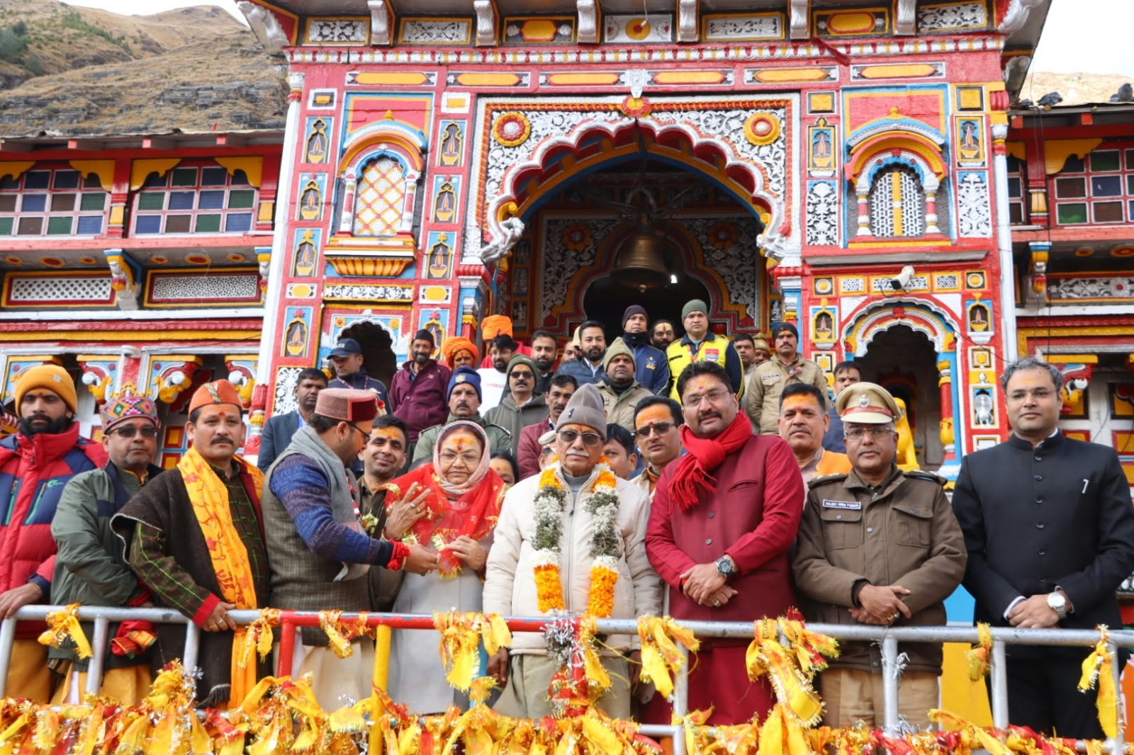 बदरीनाथ धाम पहुंचे राज्यपाल डॉ. ढाल सिंह बिसेन, भगवान बदरी विशाल के दर्शन कर प्रदेश की खुशहाली की कामना